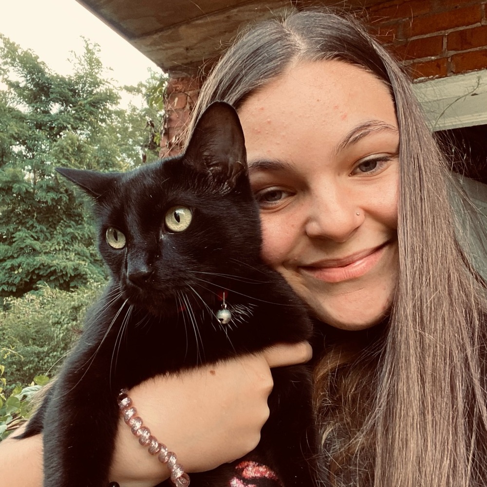 Meet your Posher, Gabby